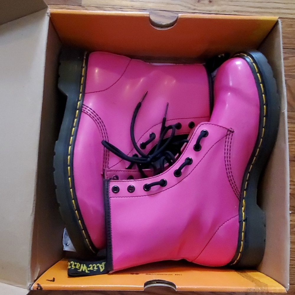 Women's size 11 Dr Martens boots
